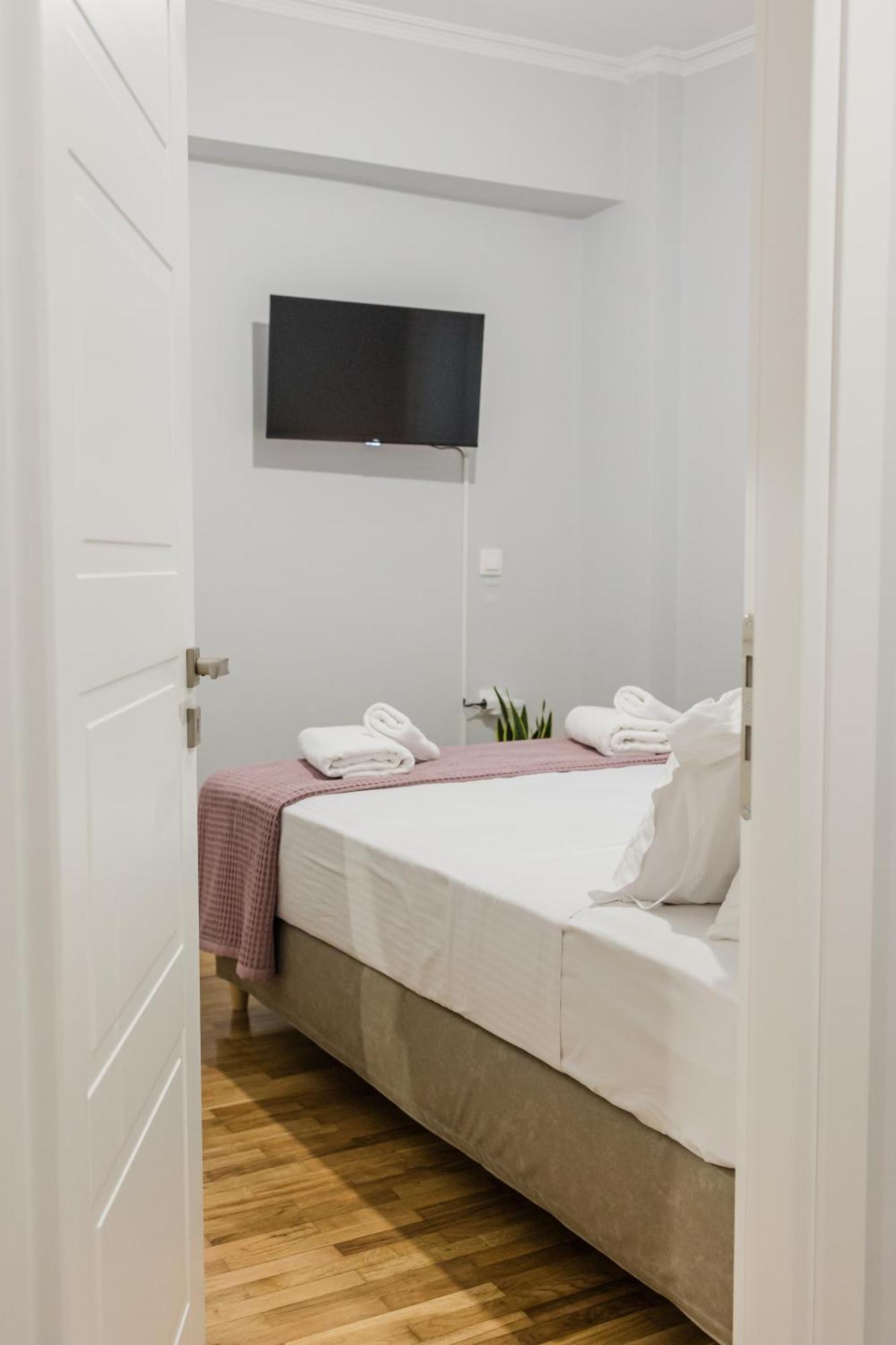 The Little Pigeon - Pink Apartment Ioannina Luaran gambar